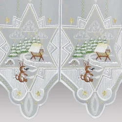 Bestickte Wintergardine Futterkrippe mit Hase Detailbild