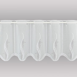 Halbtransparente weiße Scheibengardine aus Fein-Voile mit eleganter Wellenstickerei und Cut-Outs. 30 cm hoch
