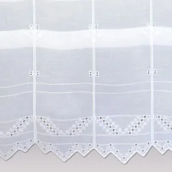 Hochwertige Raffgardine Helena mit Plauener Spitze Bohrstickerei Nahaufnahme