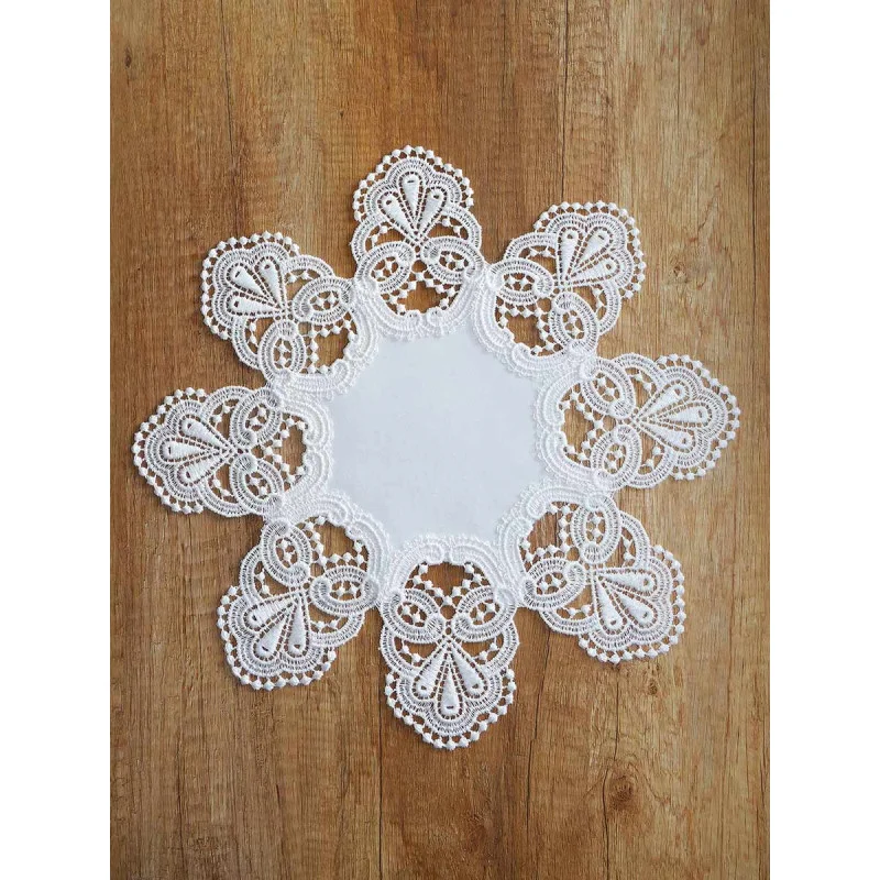 Zeitlose cremeweiße Stickereidecke Verena Plauener Spitze 35 cm rund