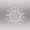 Sternförmiges Fensterbild Schneeflocke aus weißer Plauener Spitze auf neutralem Hintergrund.