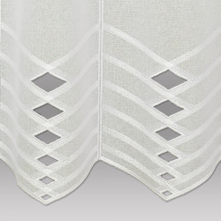 Detailansicht der feinen Plauener Spitze in Natur-Creme mit eleganter Stickerei und modernen Zickzack-Durchbrüchen.