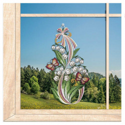 Fensterbild Maiglöckchen mit Schmetterling aus Plauener Spitze an ein Holzfenster dekoriert
