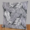 Stilvolles Dekokissen mit dichten Farn- und Palmblättern in Anthrazit und Weiß aus strukturiertem Jacquard-Webstoff.