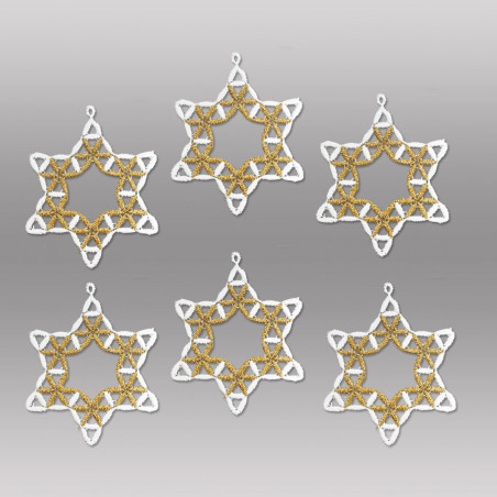 6er-Set Schneekristalle aus Plauener Spitze in Weiß und Gold als elegante Heimtextilien-Weihnachtsdeko.