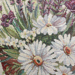 Nahaufnahme Gobelin-Webart Dekokissen, Margeriten & Lavendel, bunt.