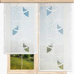 Stickerei-Flächengardine Amilia mit Plauener Spitze Deko am Fenster