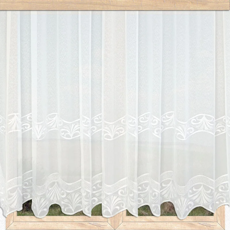 Bestickter weißer Stickerei-Store Belana am fenster