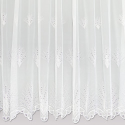 Store mit bogenförmigem Abschluss und feiner Fächer-Stickerei, hochwertiger Sichtschutz aus deutscher Herstellung.