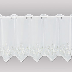 Halbtransparente Kurzgardine, weißer Stoff mit gestickten Gräsern und Blumen, moderne Landhaus-Deko.