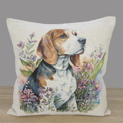 Im Mittelpunkt steht das Porträt eines Beagles im Profil, der nach rechts blickt. Die typischen Merkmale wie die langen Schlappohren und die dreifarbige Fellzeichnung (Weiß, Braun, Schwarz) sind fein herausgearbeitet.Der Hund ist von verschiedenen Wildblumen und Gräsern umgeben, was dem Hund-Kissen eine natürliche, ländliche Atmosphäre verleiht.