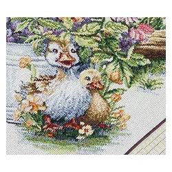 Diese Nahaufnahme des Motivs Gänsegarten zeigt das Motiv im Detail. Die hochwertige Webstruktur verleiht den Motiven eine wunderbare Tiefe und Wertigkeit.