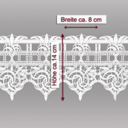 Die Kurzgardine Leona in Weiß besticht durch filigrane Stickerei & edle Luftspitze.