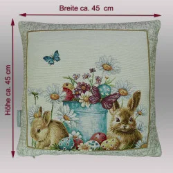 Diese hochwertige Kissenhülle besticht durch ein klassisches, fast malerisches Ostermotiv in traditioneller Weboptik. Hier sind auch die Massangeben dargestellt.