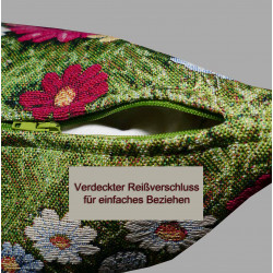 Hier sieht mann deas Kissen von der Unterseite mit eingenähtem Reissverschluss.