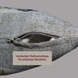 Hier sieht man das Kissen von unten mit dem eingenähten Reissverschluss.