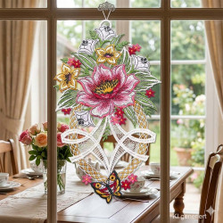 Plauener Spitze Fensterbild Pfingstrose & Schmetterling im Esszimmerfenster