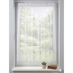 Halbtransparente Stickereigardine mit floralem Stickerei-Abschluss, weiße Plauener Spitze als hochwertiger Sichtschutz.