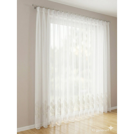 Halbtransparenter weißer Store mit eleganter Kringel-Stickerei am Saum, Maßanfertigung aus Plauener Spitze für Fenster.