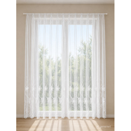 Lichtdurchlässiger Fenster-Store Corinna in Reinweiß, hochwertige Stickerei für ein helles, freundliches Ambiente.