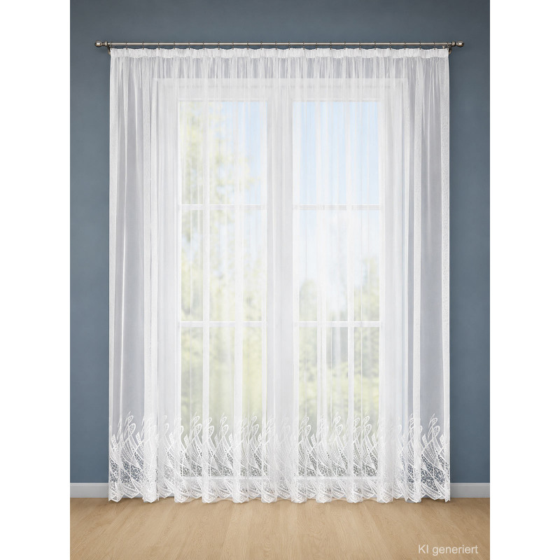 Halbransparenter Fenster-Store Madleen mit breiter Plauener Bogenspitze für helles Ambiente.