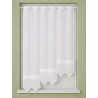 Weiße Scheiben-Raffgardine aus Plauener Spitze, weißes Bistro-Design mit Wellen- Saum am Fenster.