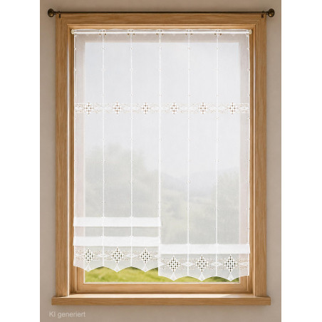Weißer Fenster-Raffstore mit gestickter Rauten-Bordüre und welligem Abschluss für stilvolle Heimtextilien.