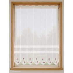 Halbtransparente weiße Store-Gardine mit feiner Längsstruktur und elegantem Stickerei-Abschluss, glatt im Fenster aufgehängt.