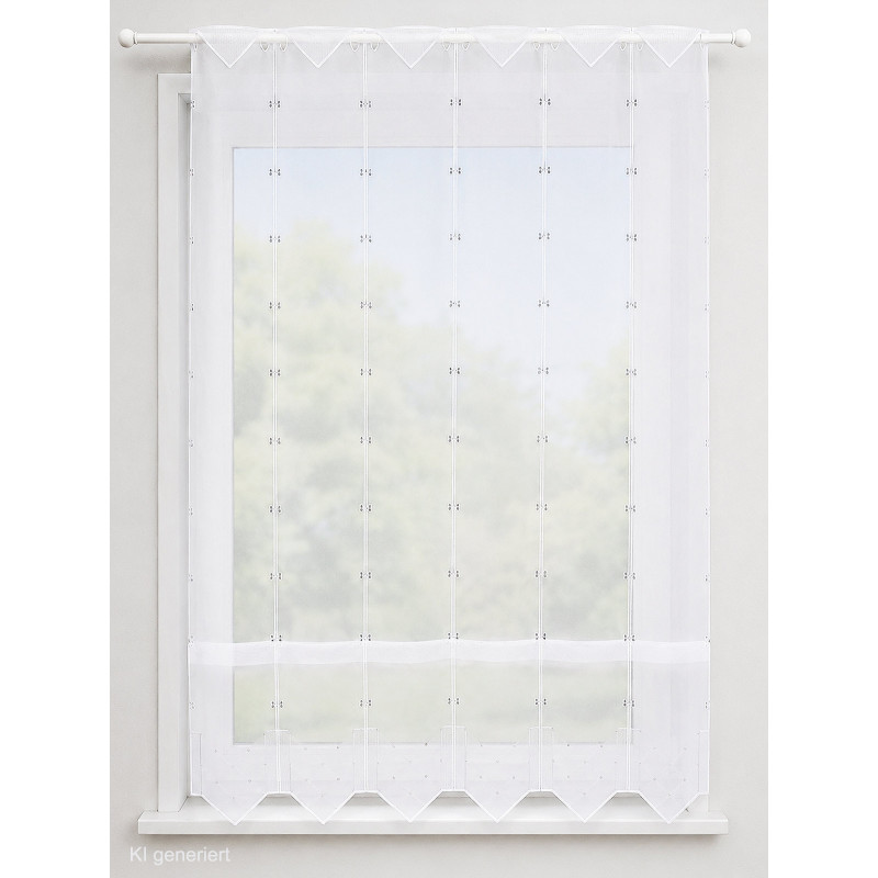 Weiße Raffgardine mit geometrischem Muster aus Plauener Spitze für stilvollen Sichtschutz.