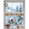 Weihnachtliche Fenstergardine mit roten Kerzen und Sternen im feierlich dekorierten Wohnzimmer.