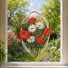 Filigranes Plauener Spitze Fensterbild mit buntem Mohn- und Margeritenmotiv am Fenster mit Blick in den Garten.