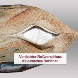 Detailansicht der Kissenhülle mit geöffnetem, verdecktem Reißverschluss an der Unterseite für einfaches Beziehen.