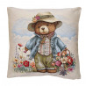 Hochwertige Gobelin-Kissenhülle mit süßem Teddy- Muster freigestellt vor grauem Hintergrund.