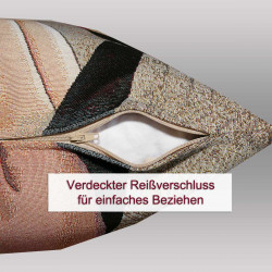 Detailansicht der Kissenhülle mit geöffnetem, verdecktem Reißverschluss an der Unterseite für einfaches Beziehen.