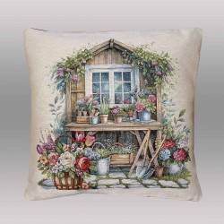 Gobelin-Kissenbezug im Landhausstil mit buntem Gartenlaube-Motiv freigestellt vor neutralem grauem Hintergrund.