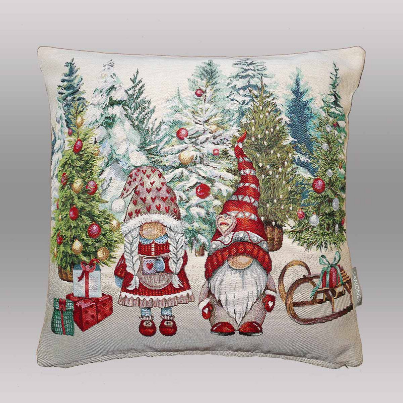 Quadratischer Gobelin-Kissenbezug mit festlichem Wichtel- und Wintermotiv vor neutralem grauem Hintergrund.