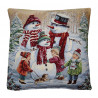 Quadratisches Gobelin-Dekokissen mit fröhlicher Schneemann-Familie auf beigem Grund. Weihnachtliche Heimtextilien.