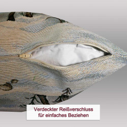 Geöffneter verdeckter Reißverschluss an der Unterseite des Dekokissens für einfaches Beziehen der Heimtextilien.