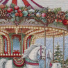 Detailaufnahme von gewebtem Dekokissen mit festlichem Nostalgie-Karussell. Hochwertige Struktur der Heimtextilien.