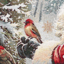 Detailaufnahme von gewebtem Dekokissen mit Weihnachtsmann und Tieren. Hochwertige Struktur der Heimtextilien.
