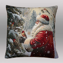 Gewebtes Dekokissen mit festlichem Weihnachtsmann-Motiv freigestellt vor grauem Hintergrund. Heimtextilien.