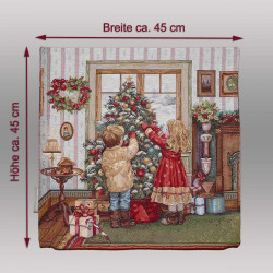 Quadratisches Winter-Dekokissen mit Maßangaben Breite ca. 45 cm und Höhe ca. 45 cm. Heimtextilien in Standardgröße.