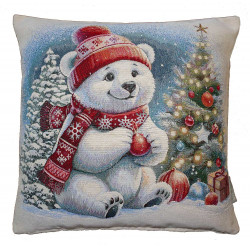 Weihnachtliches Gobelin-Dekokissen mit Eisbär, Tannenbaum und Geschenken auf hellem Grund freigestellt.
