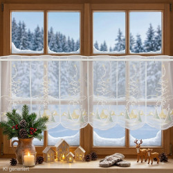 Kurze weiße Scheibengardine aus Plauener Spitze mit beiger Häuser- & Tannenbaum-Stickerei am Winterfenster, 35 cm hoch.