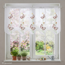 Halbtransparente Scheibengardine in Weiß mit Schmetterlings-Stickerei am frühlingshaft dekorierten Fenster.
